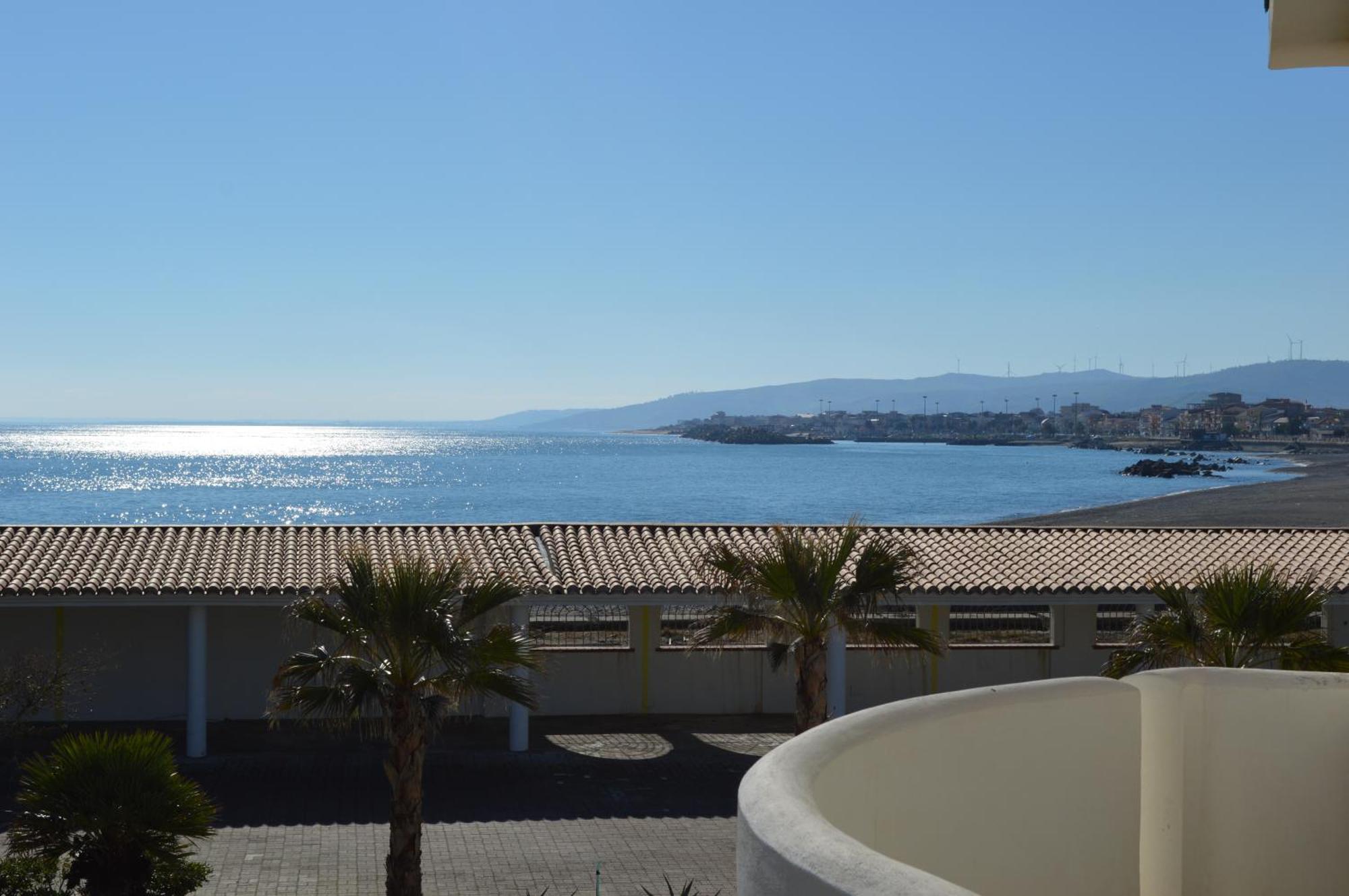 Hotel Residence Il Gabbiano Cirò Marina Δωμάτιο φωτογραφία