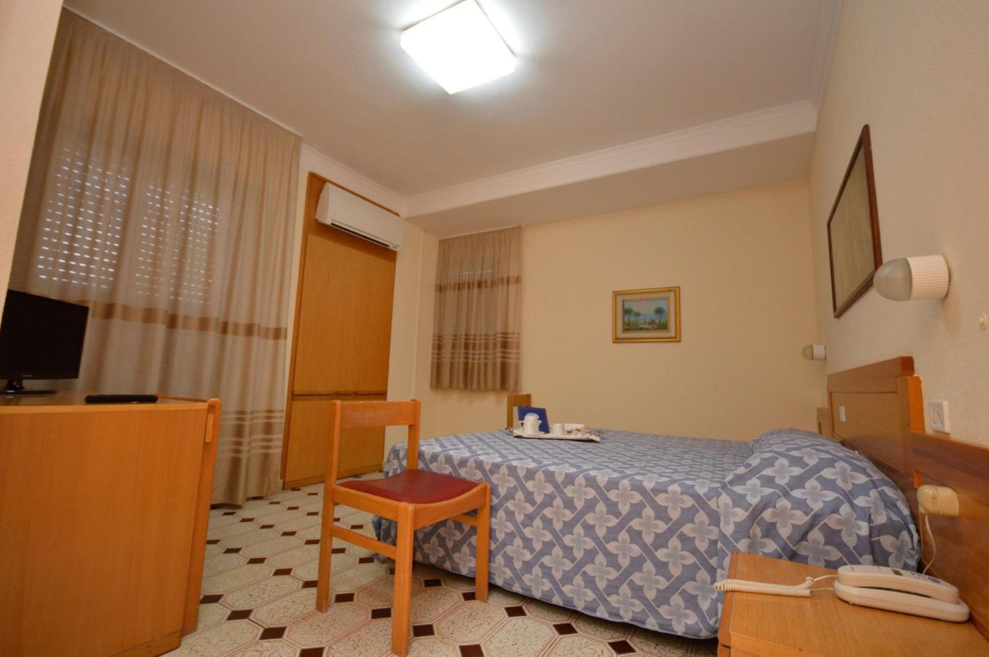 Hotel Residence Il Gabbiano Cirò Marina Δωμάτιο φωτογραφία